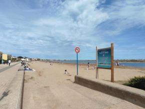 Studio cosy avec parking sécurisé à 50m de la Plage du Grazel - FR-1-796-47